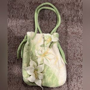 Hand Made in Ukrainian🇺🇦 wool over the shoulder satchel bag.